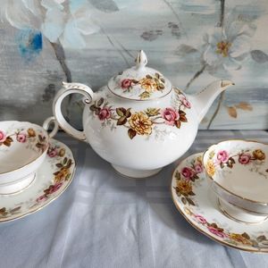 Coalport Rosalinda teapot and 2 teacups